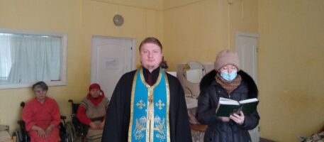 Иерей Вадим Грицков посетил пациентов палат сестринского ухода Уваровичской больницы